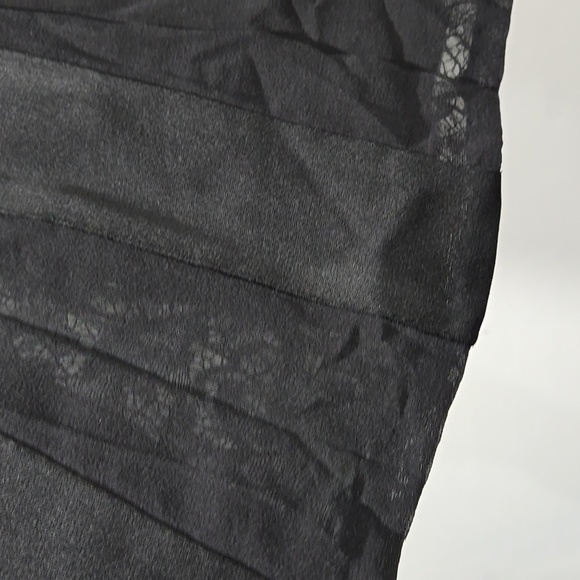 Black Pleated Skirt 2 - Picture 2 of 8